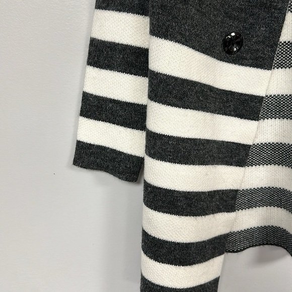 Baciano Charcoal Grey and white Color Block / Striped Knit Long Cardigan, XL - Picture 5 of 9